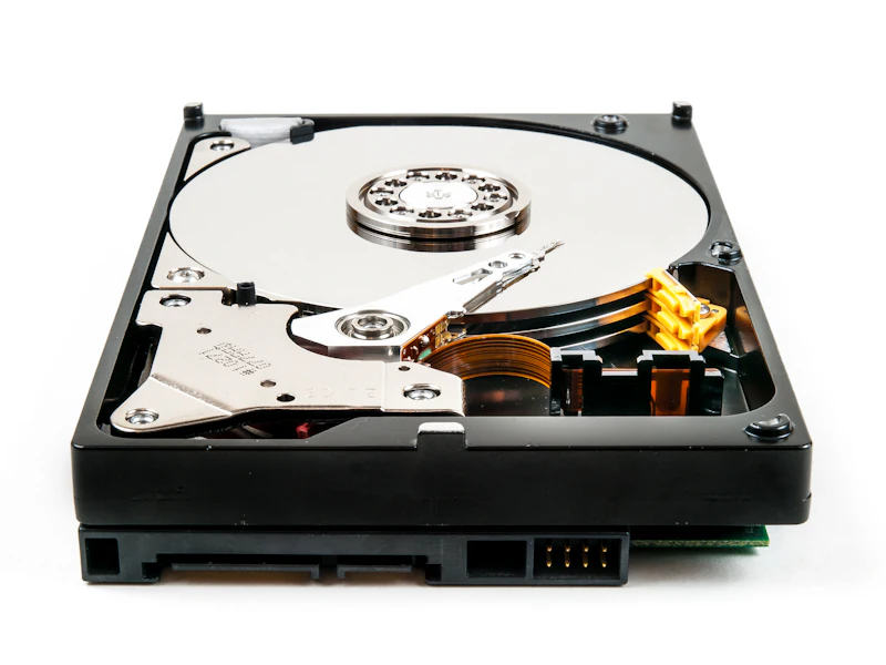 8-bay NAS — 2× 10 GbE, 96 TB raw